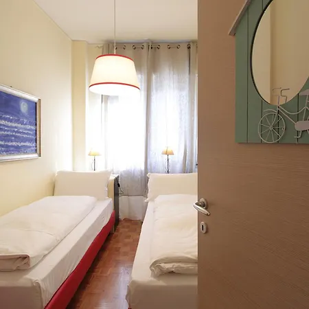 Provenzale Apartment, Di Garda, Jacuzzi * Desenzano del Garda